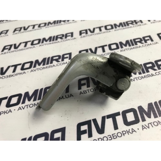 Петля двери передней правой верхняя Hyundai i30 2007-2012 793202E000